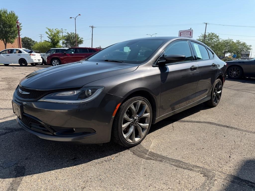 Chrysler 200 4dr Sdn S AWD 2016
