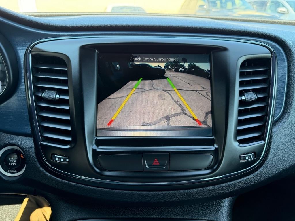 Chrysler 200 4dr Sdn S AWD 2016