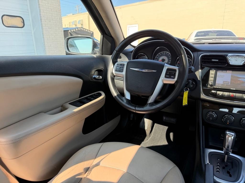 Chrysler 200 4dr Sdn Limited 2012