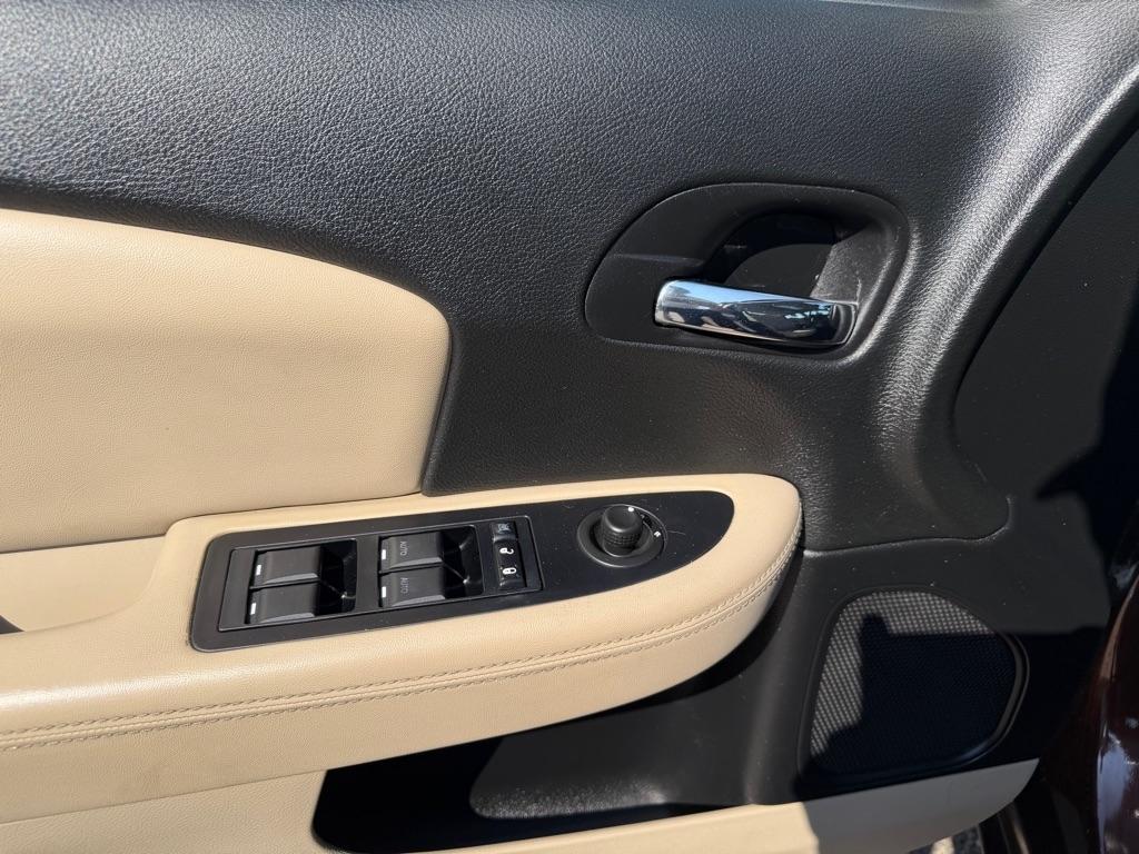 Chrysler 200 4dr Sdn Limited 2012