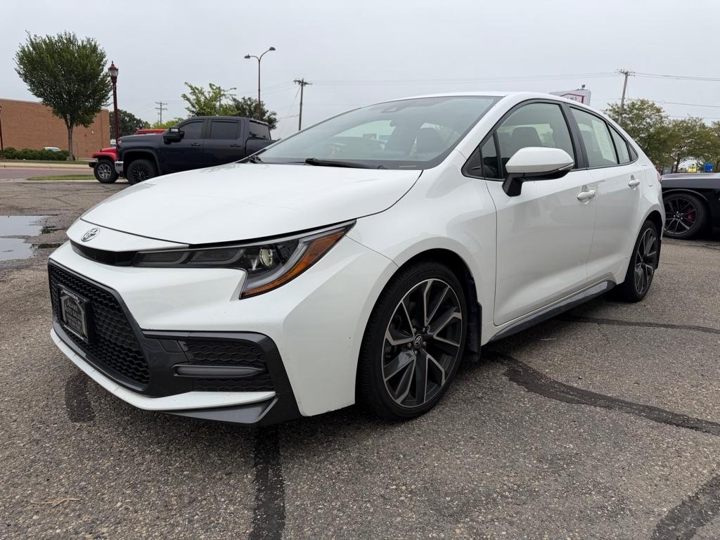 Toyota Corolla SE Nightshade CVT (Natl) 2022