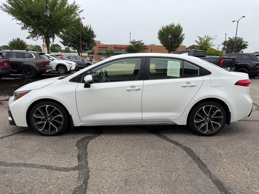 Toyota Corolla SE Nightshade CVT (Natl) 2022