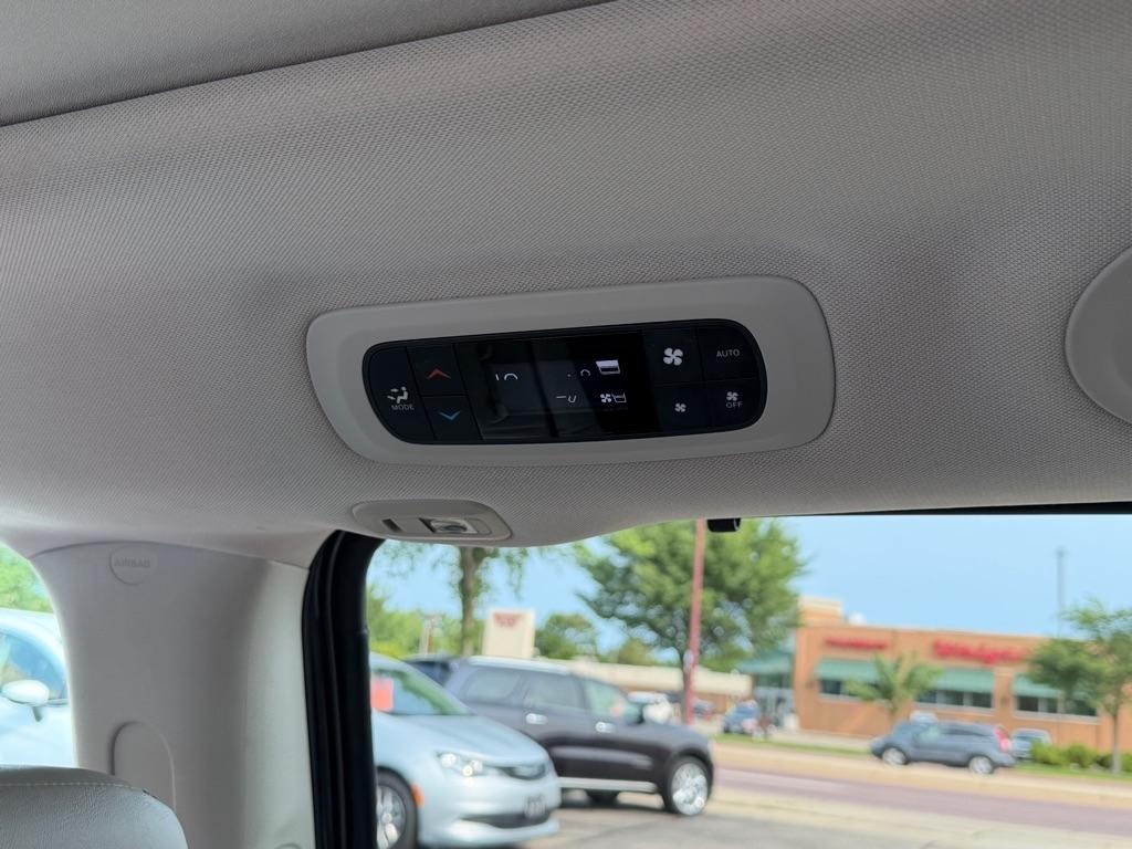 Chrysler Pacifica Limited FWD 2018
