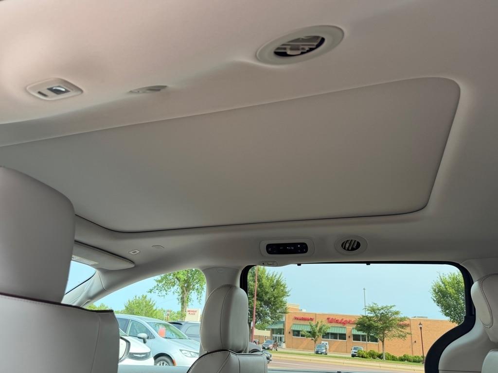 Chrysler Pacifica Limited FWD 2018