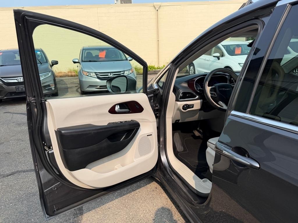Chrysler Pacifica Limited FWD 2018