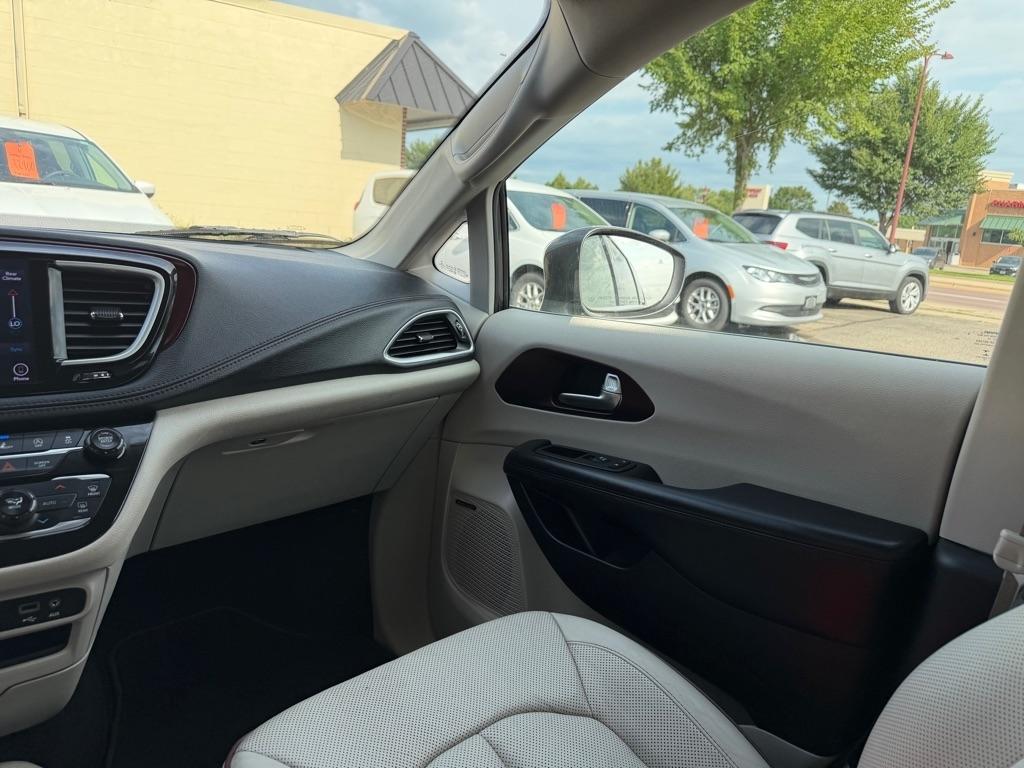 Chrysler Pacifica Limited FWD 2018