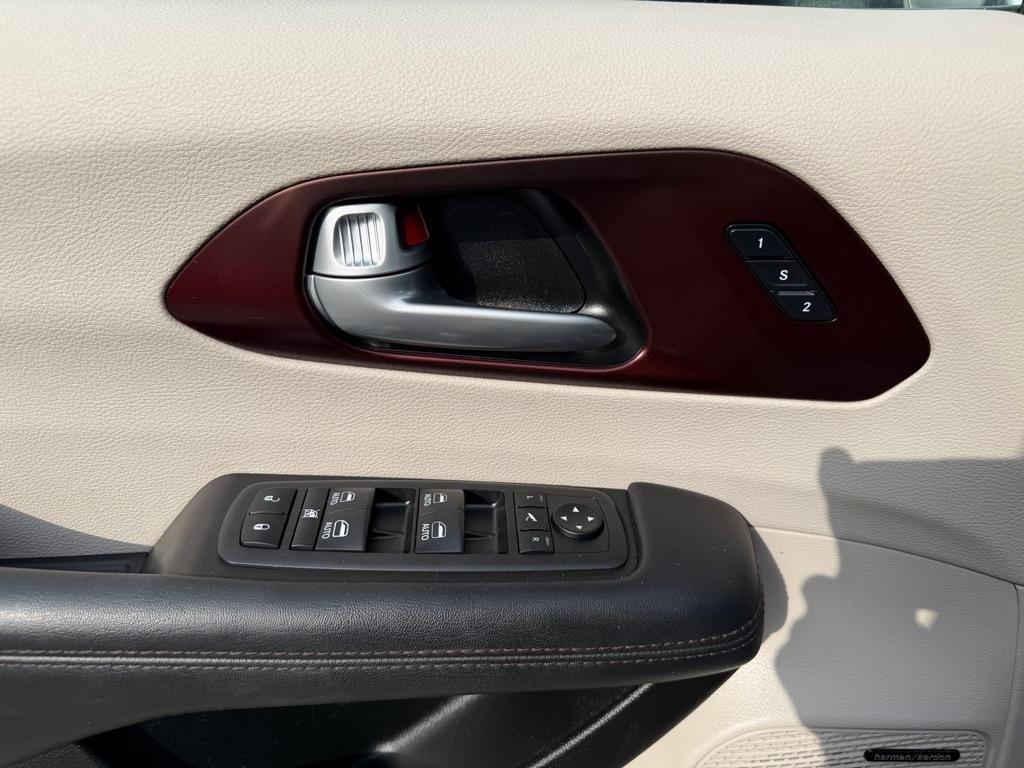 Chrysler Pacifica Limited FWD 2018