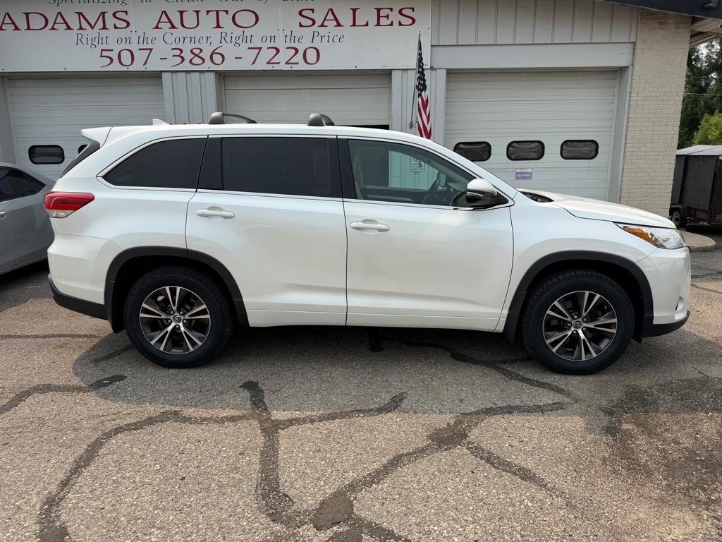 Toyota Highlander LE V6 AWD (Natl) 2018