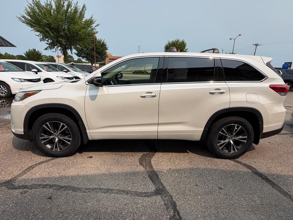 Toyota Highlander LE V6 AWD (Natl) 2018