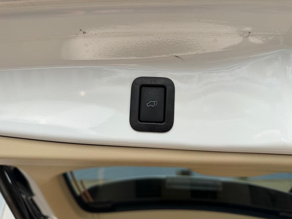 Toyota Highlander LE V6 AWD (Natl) 2018