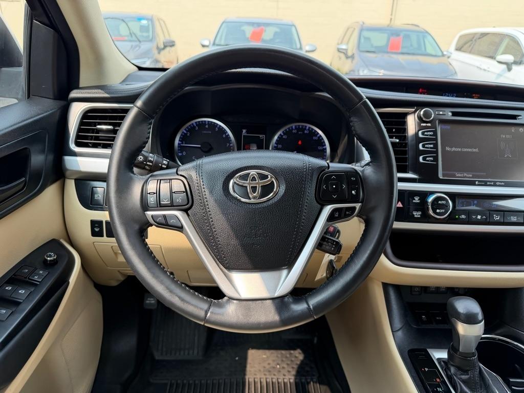 Toyota Highlander LE V6 AWD (Natl) 2018