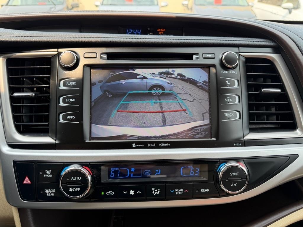 Toyota Highlander LE V6 AWD (Natl) 2018