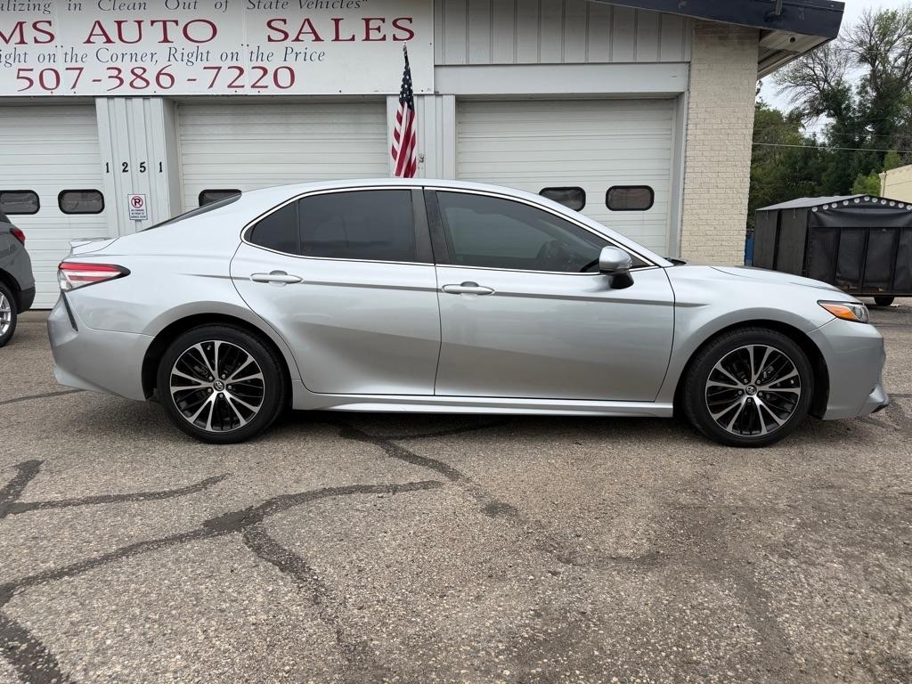 Toyota Camry XLE Auto (Natl) 2018