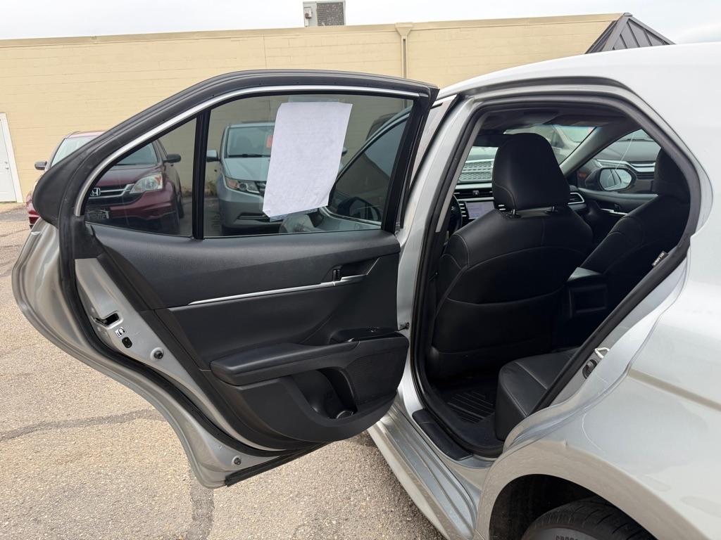 Toyota Camry XLE Auto (Natl) 2018