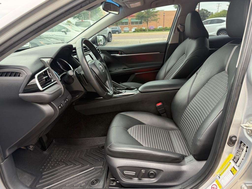 Toyota Camry XLE Auto (Natl) 2018