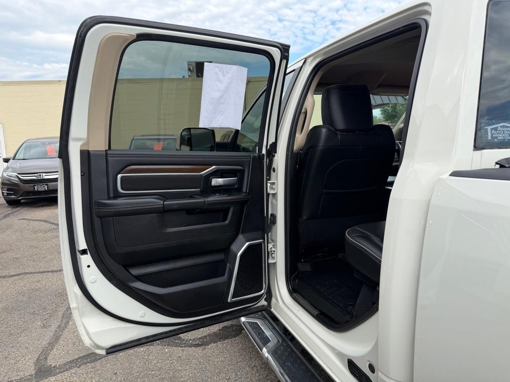 RAM 2500 Laramie 4x4 Crew Cab 6'4" Box 2022