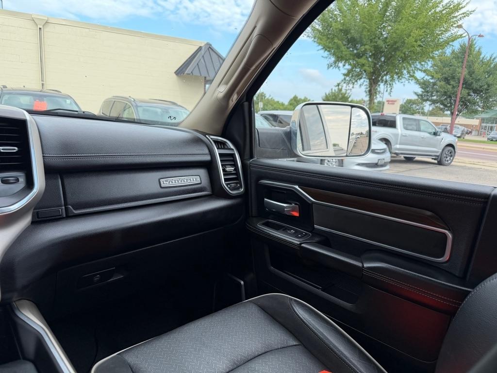 RAM 2500 Laramie 4x4 Crew Cab 6'4" Box 2022