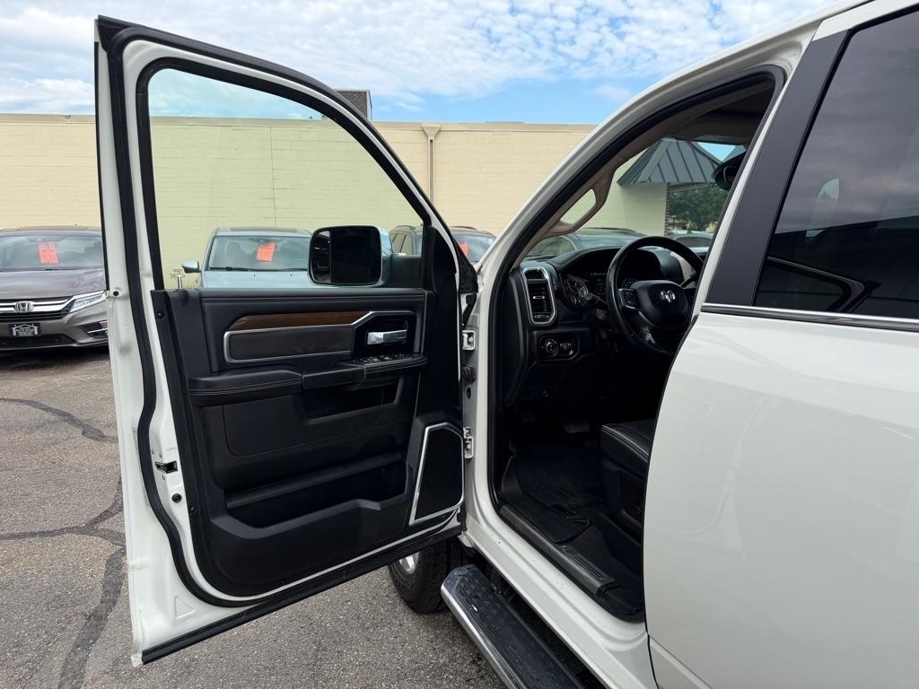 RAM 2500 Laramie 4x4 Crew Cab 6'4" Box 2022