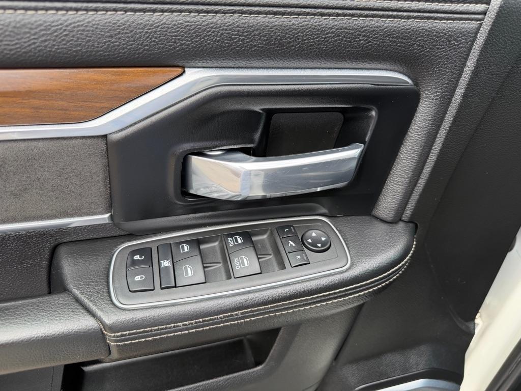 RAM 2500 Laramie 4x4 Crew Cab 6'4" Box 2022