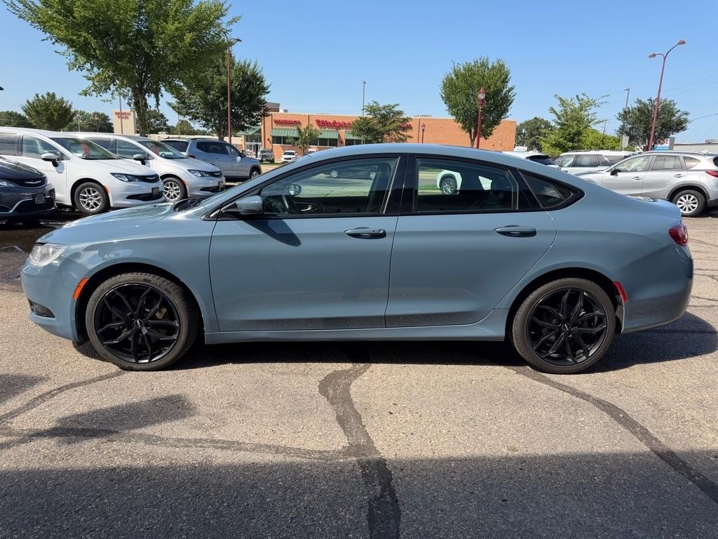 Chrysler 200 4dr Sdn S FWD 2015
