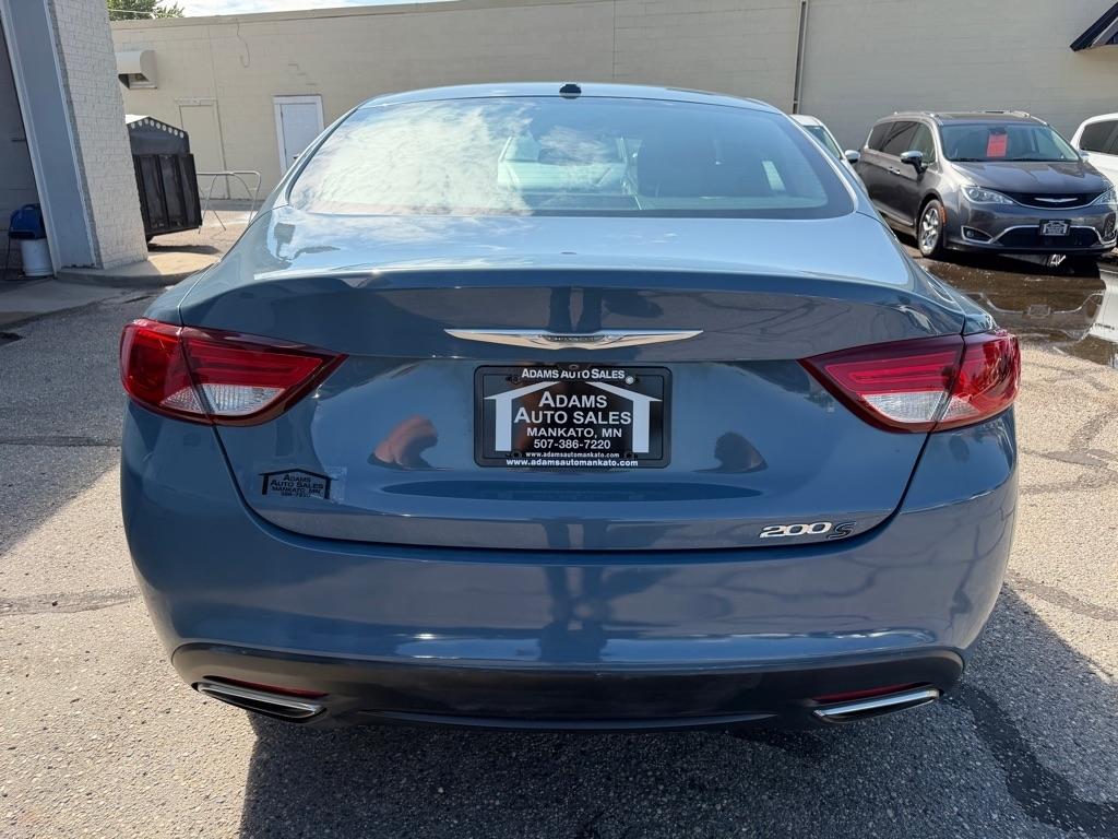 Chrysler 200 4dr Sdn S FWD 2015