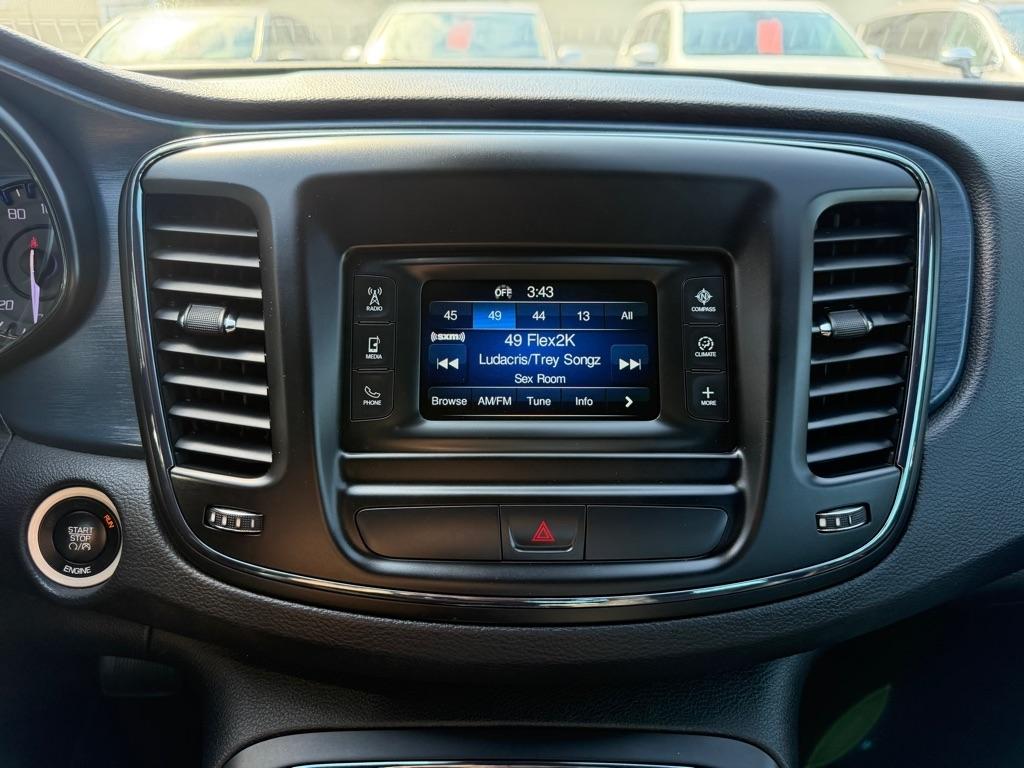 Chrysler 200 4dr Sdn S FWD 2015