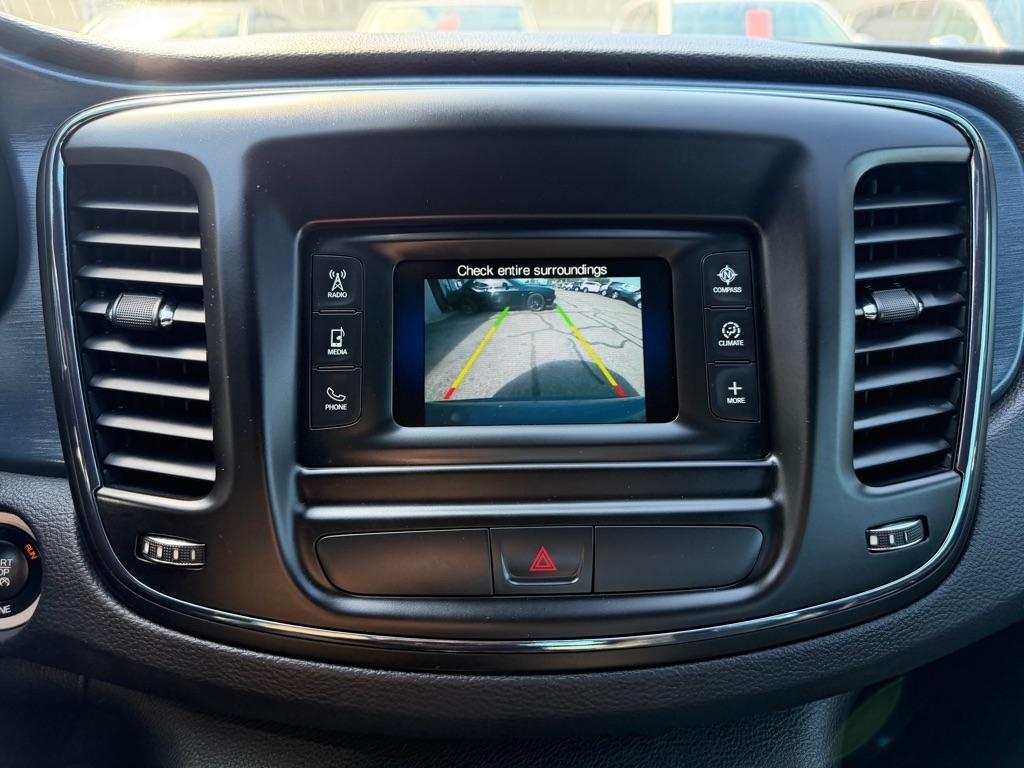 Chrysler 200 4dr Sdn S FWD 2015