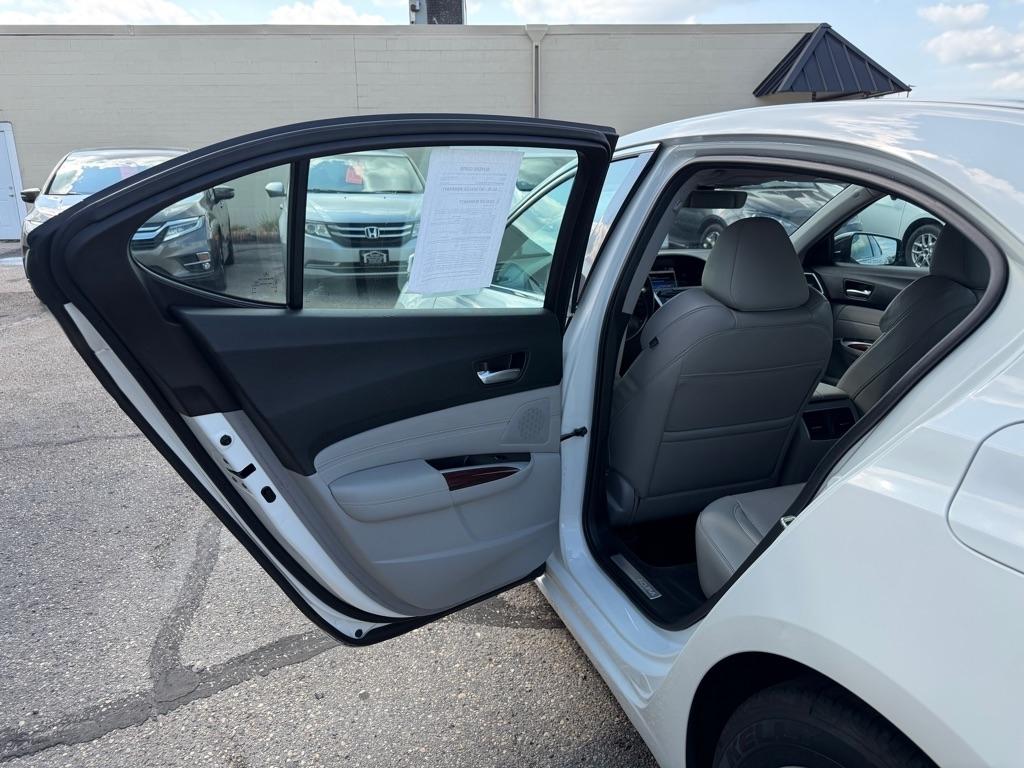Acura TLX 4dr Sdn FWD Tech 2015