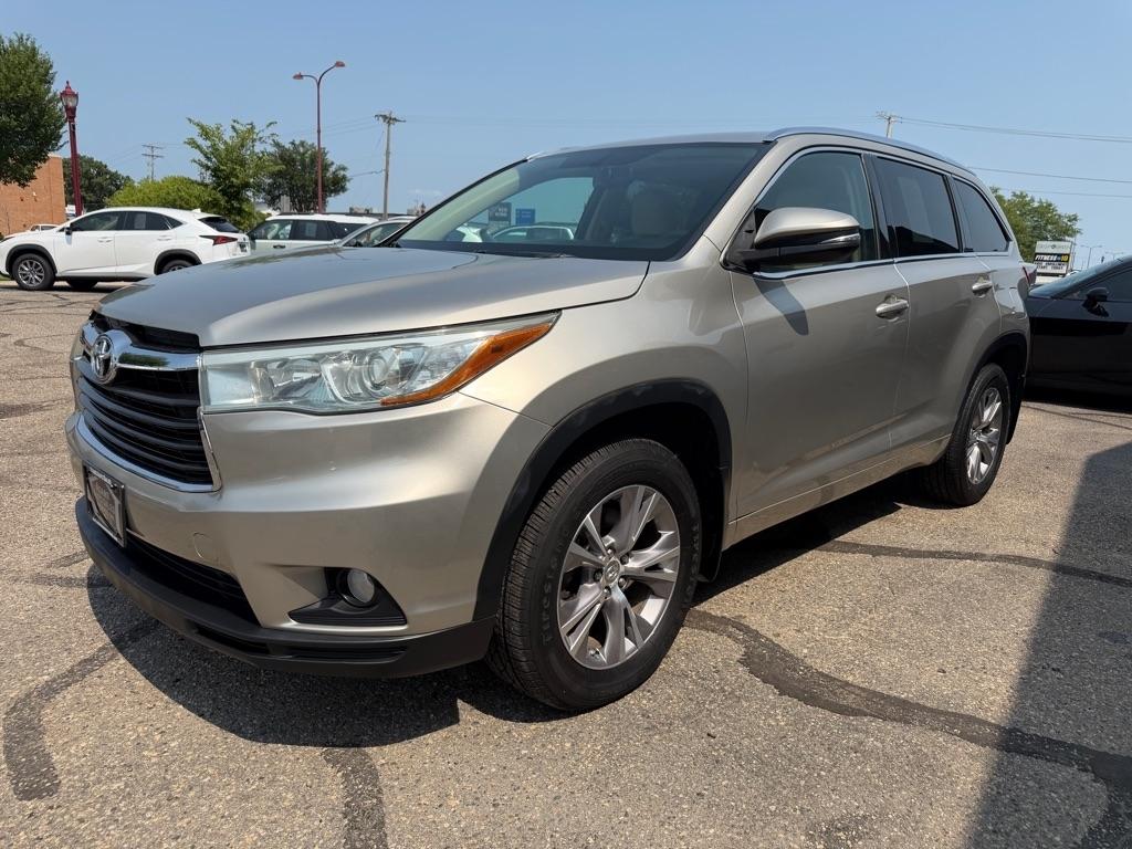Toyota Highlander AWD 4dr V6 XLE (Natl) 2015