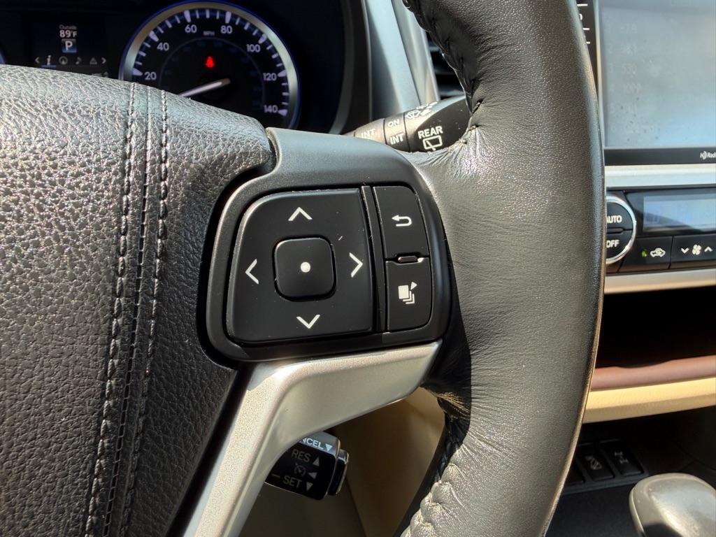 Toyota Highlander AWD 4dr V6 XLE (Natl) 2015