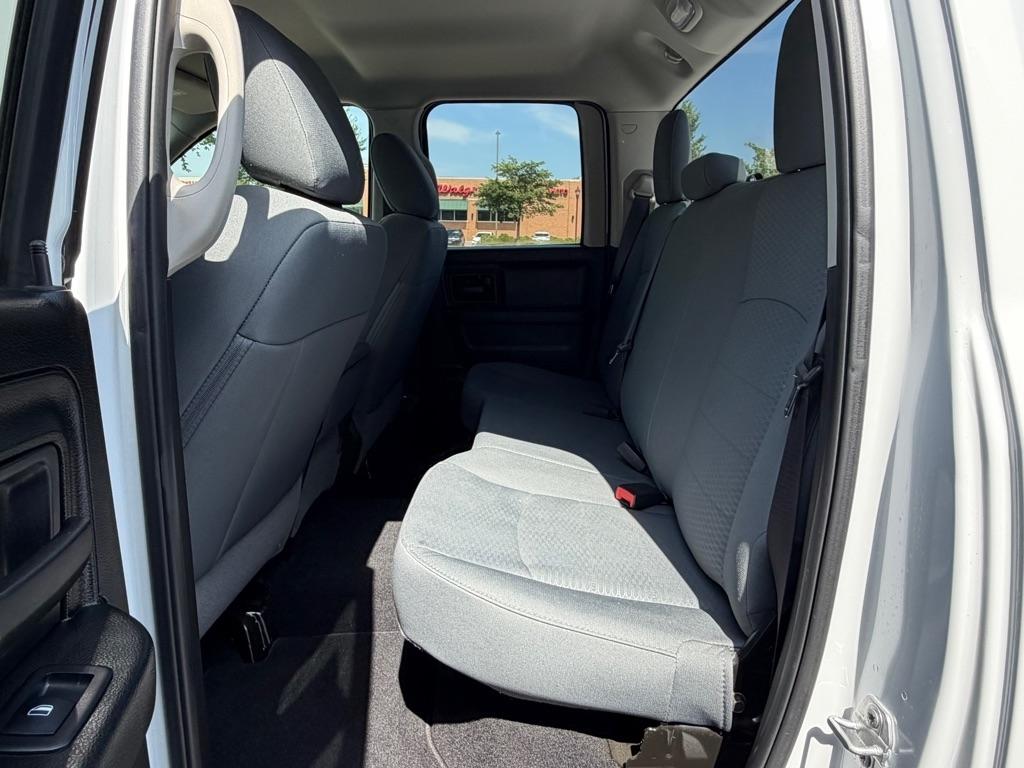 RAM 1500 Express 4x4 Quad Cab 6'4" Box 2018