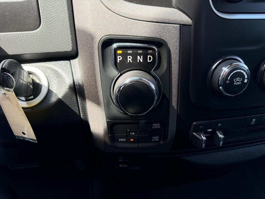 RAM 1500 Express 4x4 Quad Cab 6'4" Box 2018