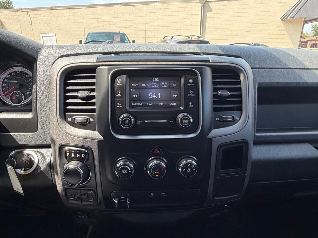 RAM 1500 Express 4x4 Quad Cab 6'4" Box 2018