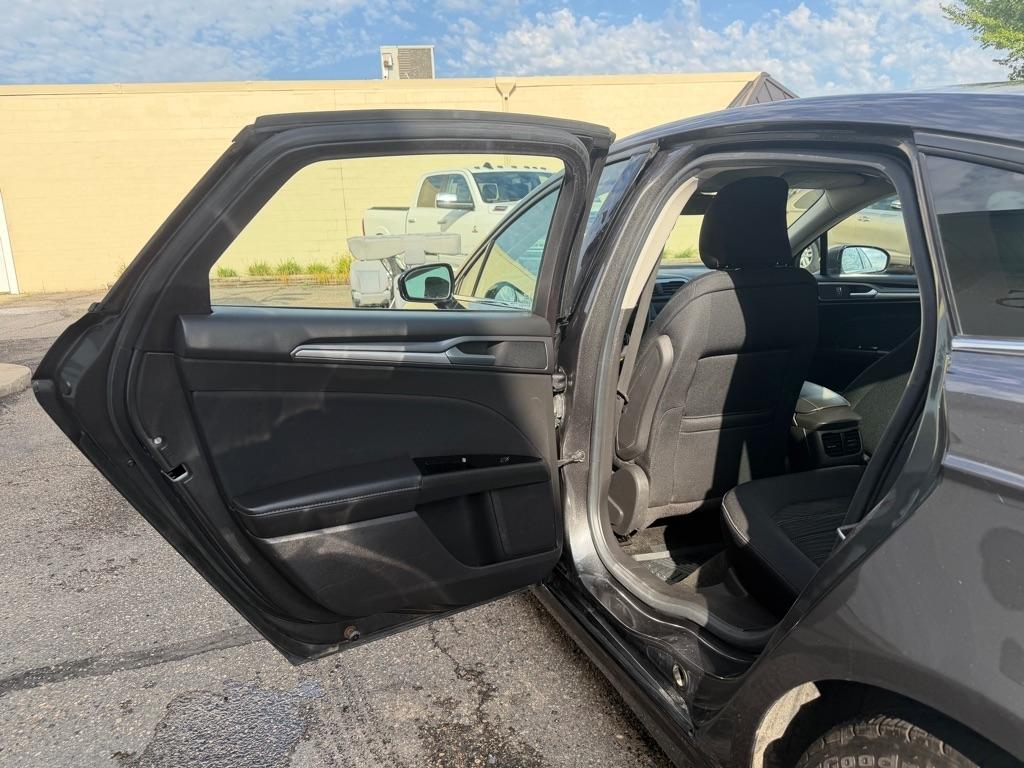 Ford Fusion 4dr Sdn SE FWD 2016