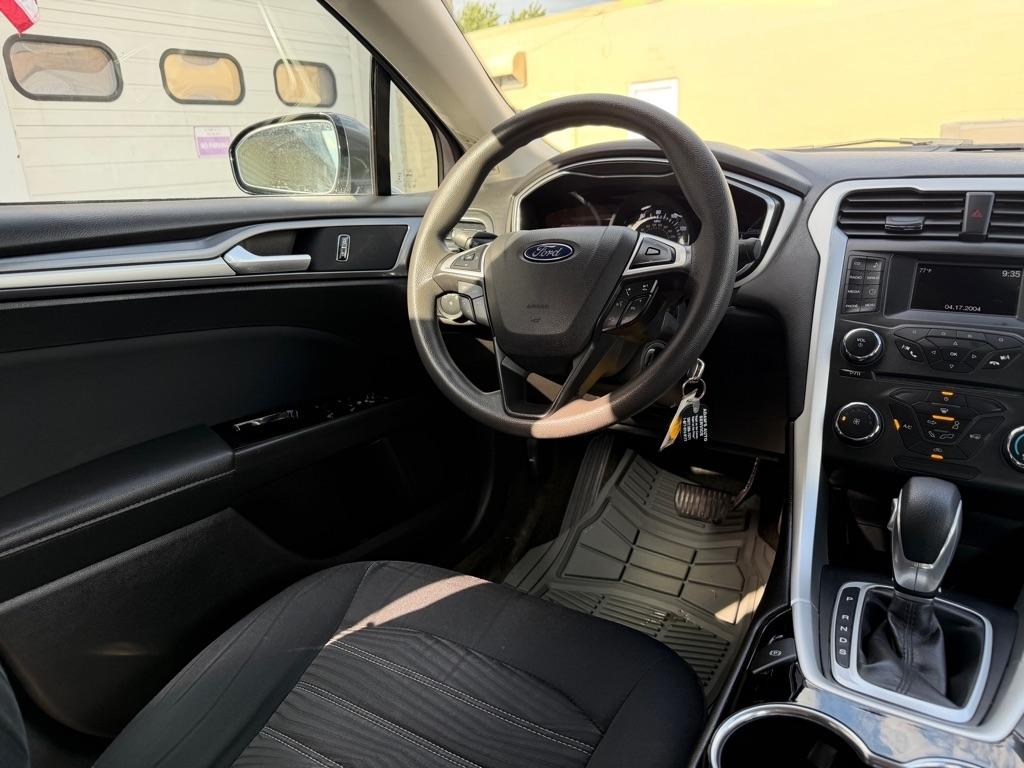 Ford Fusion 4dr Sdn SE FWD 2016