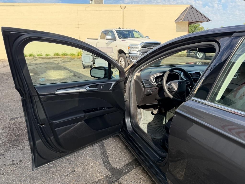 Ford Fusion 4dr Sdn SE FWD 2016