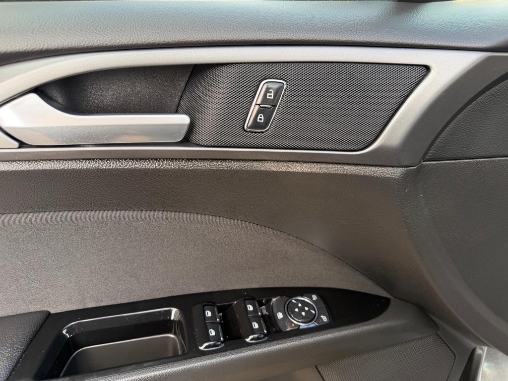 Ford Fusion 4dr Sdn SE FWD 2016