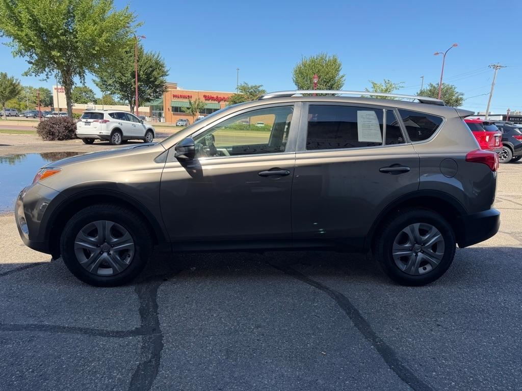 Toyota RAV4 AWD 4dr LE (Natl) 2015