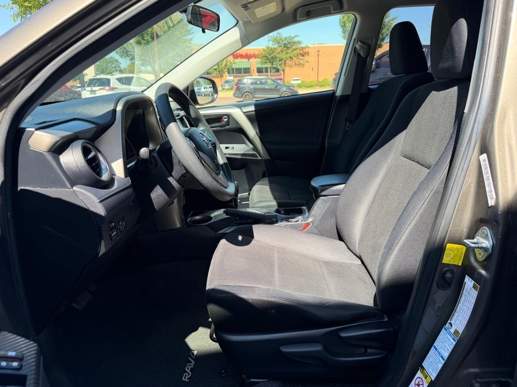 Toyota RAV4 AWD 4dr LE (Natl) 2015