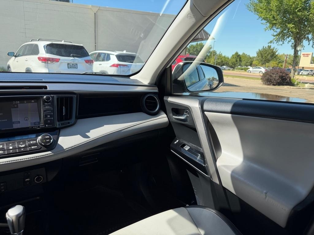 Toyota RAV4 AWD 4dr Limited (Natl) 2016