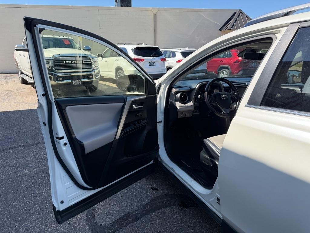 Toyota RAV4 AWD 4dr Limited (Natl) 2016