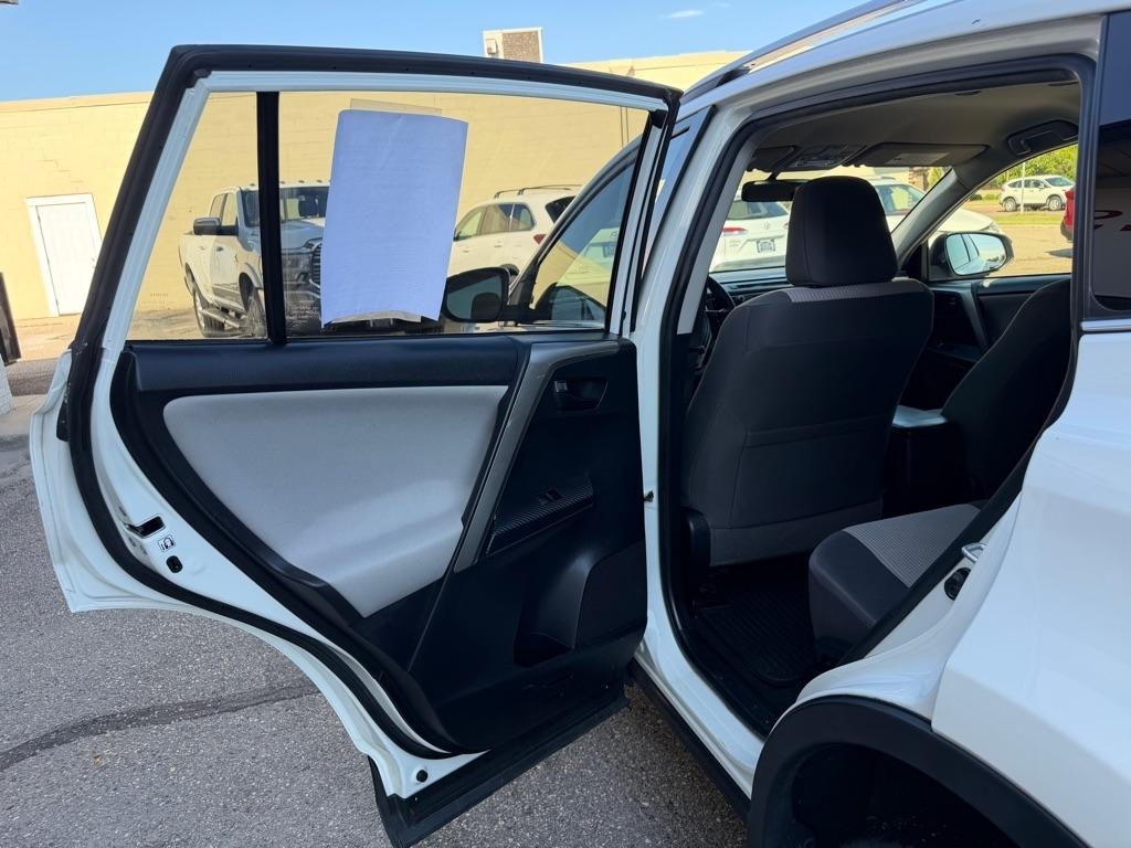 Toyota RAV4 AWD 4dr LE (Natl) 2015