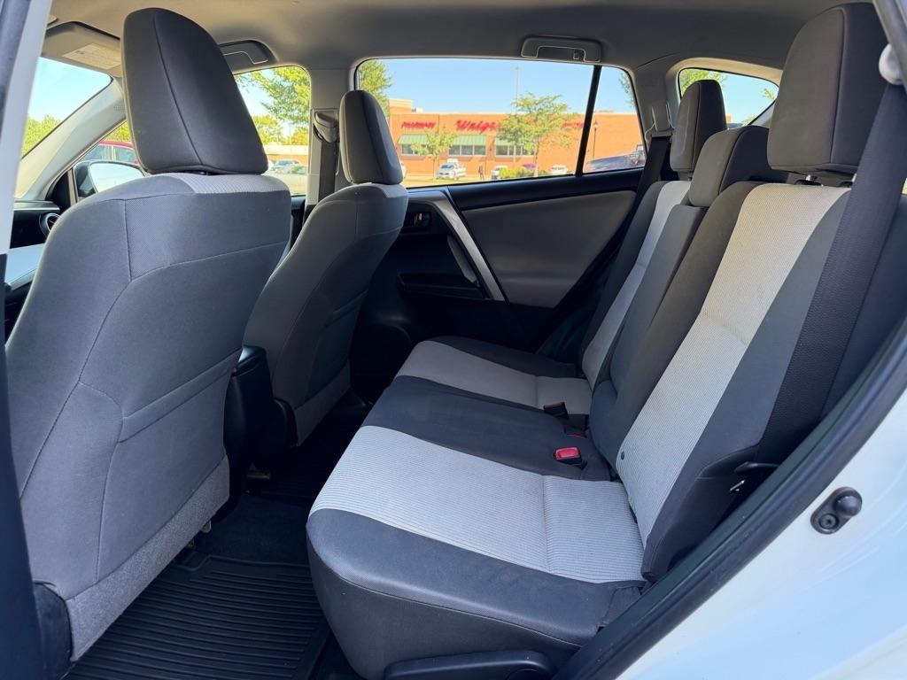 Toyota RAV4 AWD 4dr LE (Natl) 2015