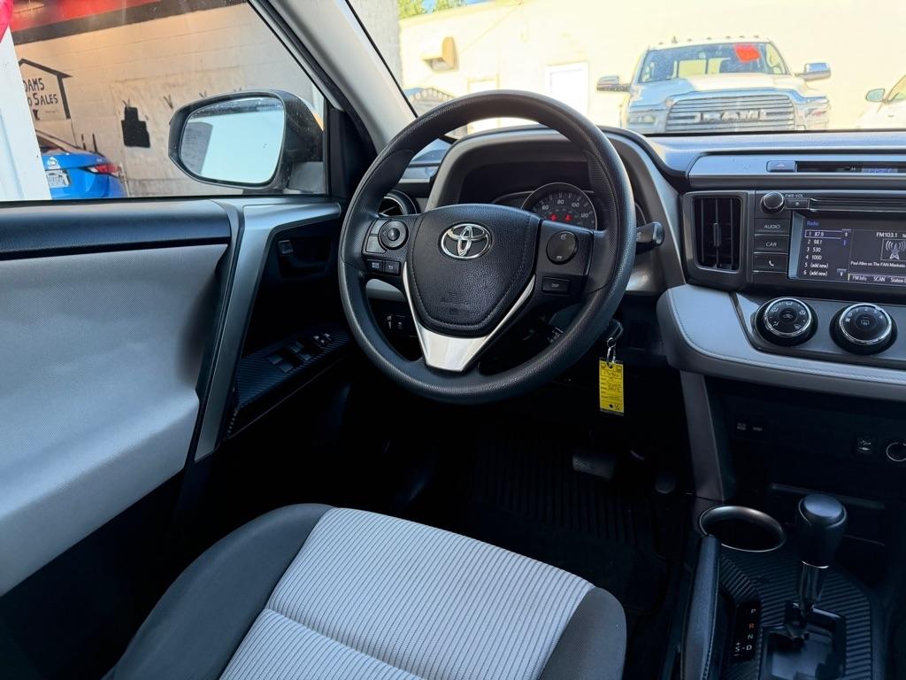 Toyota RAV4 AWD 4dr LE (Natl) 2015