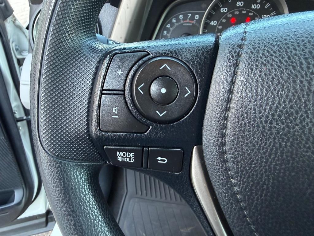 Toyota RAV4 AWD 4dr LE (Natl) 2015