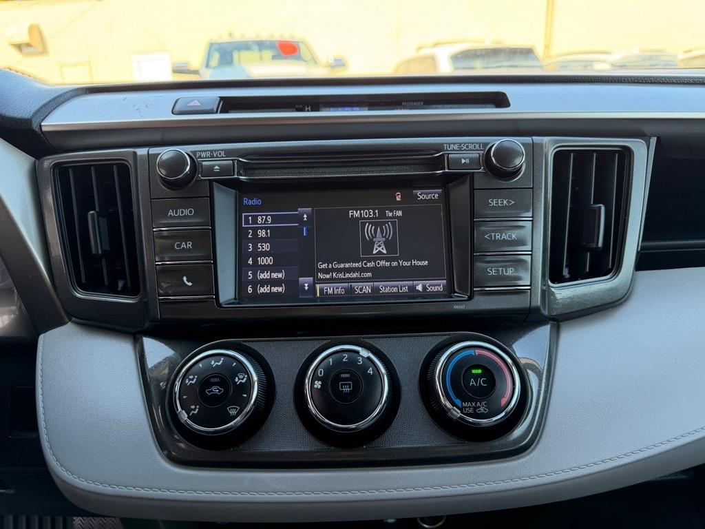 Toyota RAV4 AWD 4dr LE (Natl) 2015