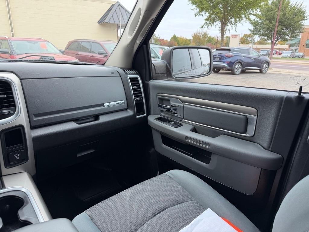 RAM 1500 4WD Crew Cab 140.5" Big Horn 2016