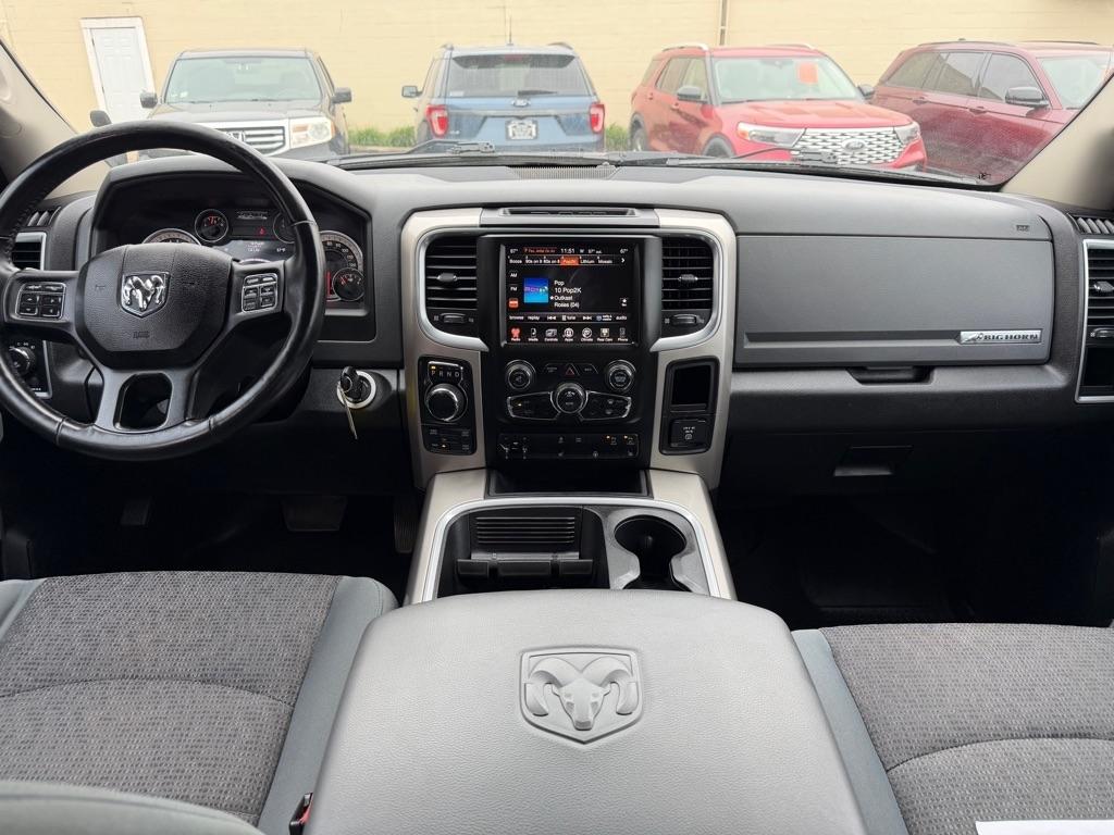 RAM 1500 4WD Crew Cab 140.5" Big Horn 2016