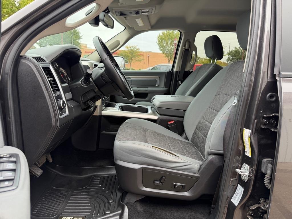 RAM 1500 4WD Crew Cab 140.5" Big Horn 2016