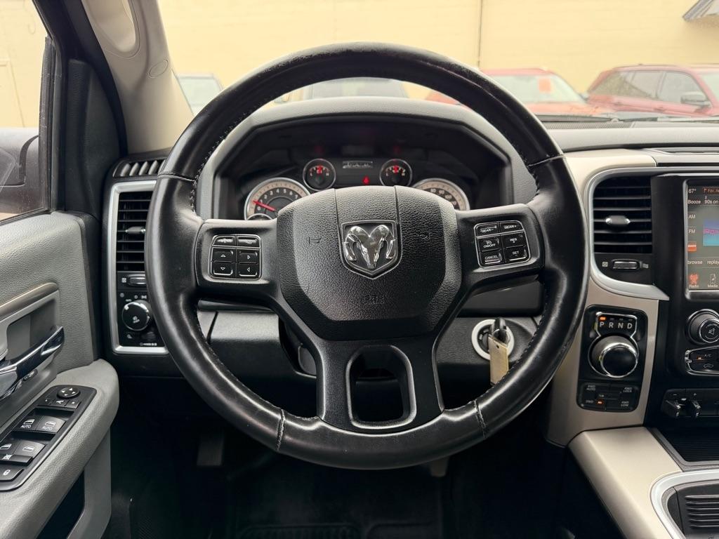 RAM 1500 4WD Crew Cab 140.5" Big Horn 2016